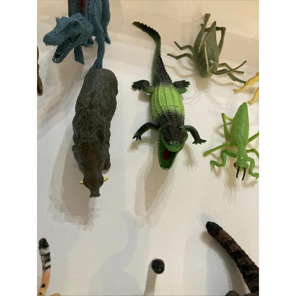 Lot Of 20 Large Plastic Zoo Play Toy Animals Bugs Dinosaurs  Jungle Pig